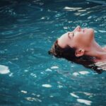 10 Increíbles beneficios de la natación para adultos mayores que debes conocer