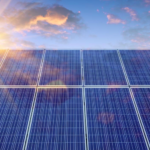 5 Beneficios sociales del uso de la energía solar que debes conocer y 2 desventajas a tener en cuenta