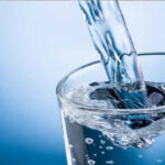 7 Beneficios sorprendentes de beber agua de la jarra