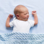 7 Increíbles Beneficios de Dormir Boca Abajo en Bebés que Debes Conocer
