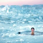 5 Beneficios sorprendentes de bañarse con agua con hielo que debes conocer ya mismo
