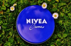 Beneficios del cuidado facial con crema Nivea que transformarán tu piel